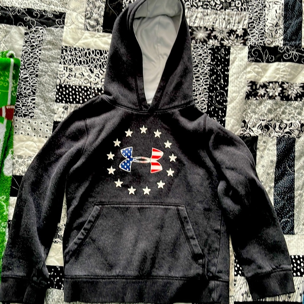 Boys Under Armour hooded sweatshirt